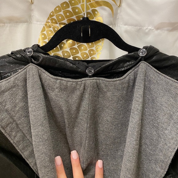 Black VEGAN leather jacket- Small - Picture 7 of 10